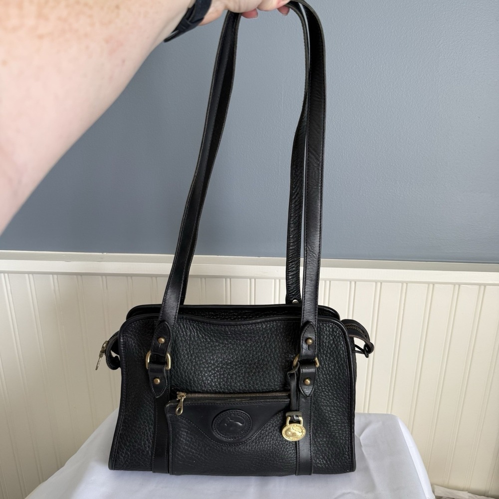 DOONEY & BOURKE CLASSIC MEDIUM SIZE BLACK PEBBLED LEATHER SHOULDER BAG PURSE